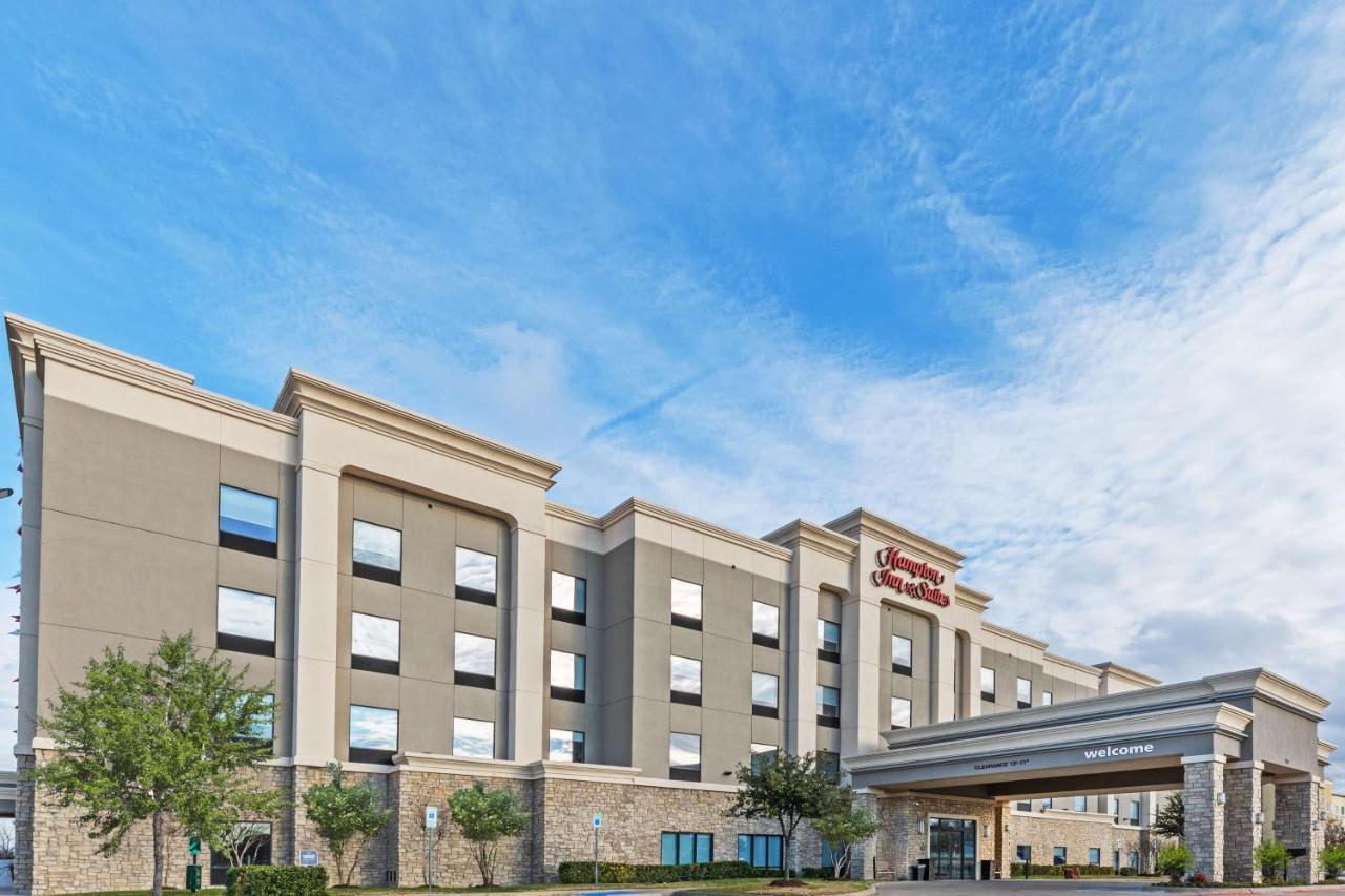Hampton Inn & Suites Dallas I-30 Cockrell Hill, Tx Exterior photo