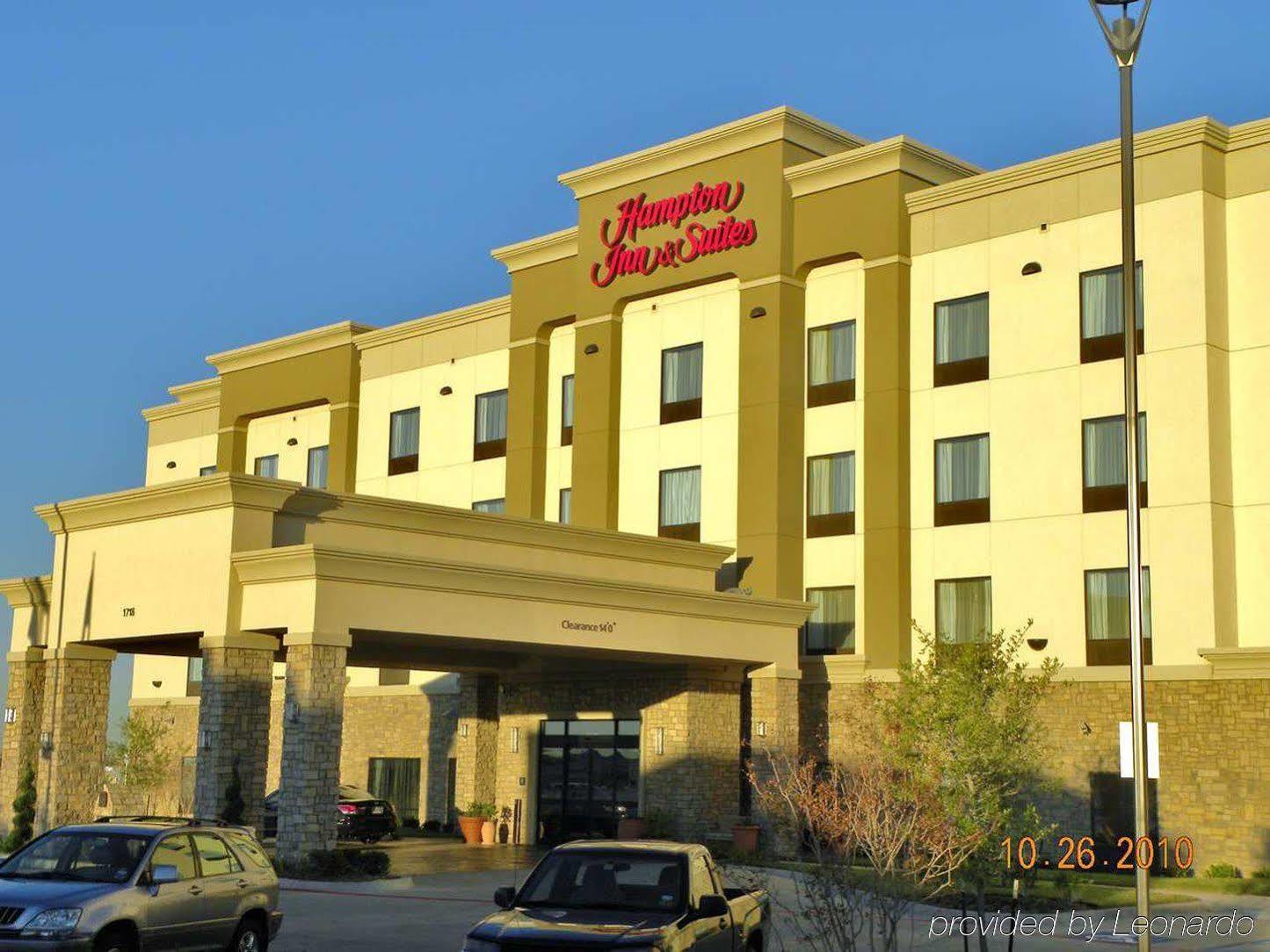 Hampton Inn & Suites Dallas I-30 Cockrell Hill, Tx Exterior photo